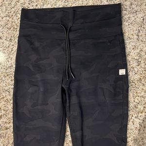 Vuori daily legging Camo